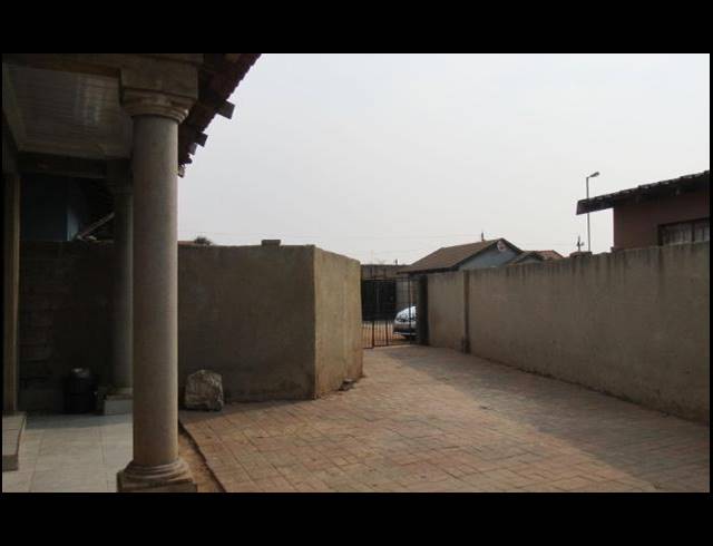 3 BEDROOM HOUSE FOR SALE IN PROTEA GLEN